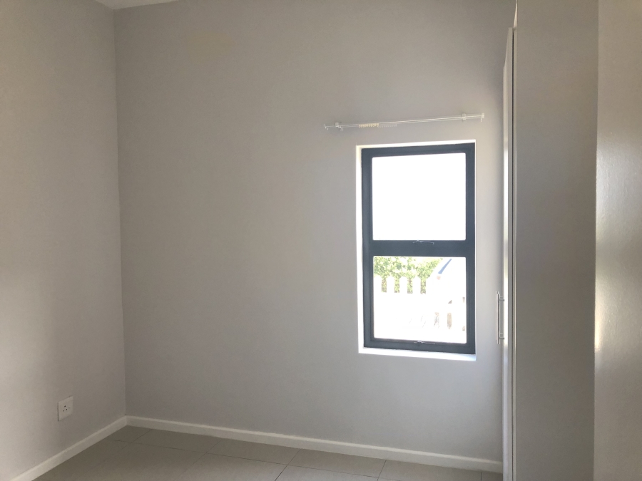 To Let 2 Bedroom Property for Rent in Parklands East Western Cape